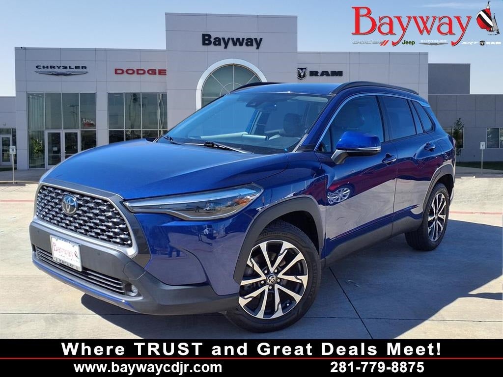 2022 Toyota Corolla Cross XLE PROTECTION PKG