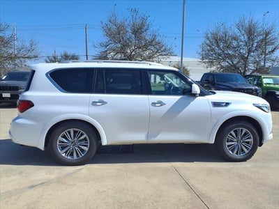 2023 INFINITI QX80 LUXE 4WD