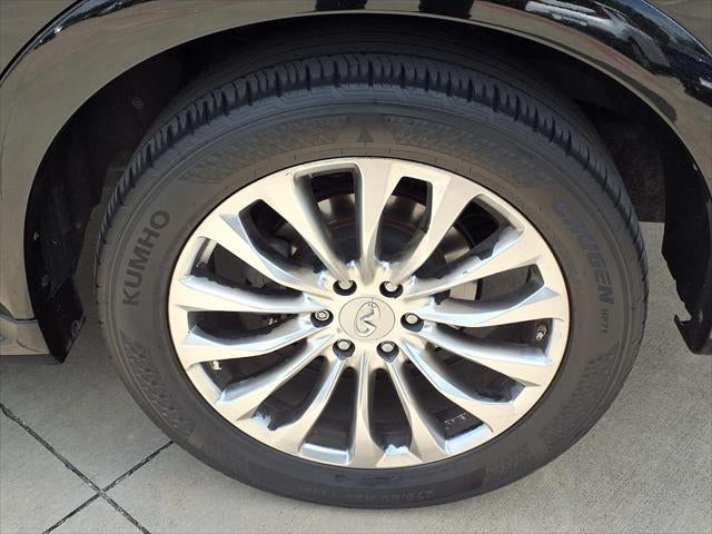 2017 INFINITI QX80 Base DELUXE TECH & DR. ASSIST. PKG.