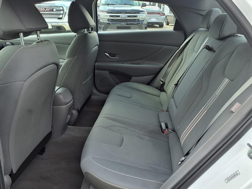2025 Hyundai Elantra SEL Convenience SERENITY WHT
