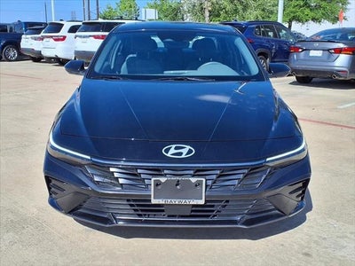 2025 Hyundai Elantra SEL Convenience