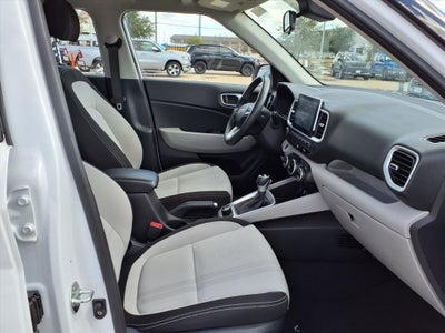 2024 Hyundai Venue SEL SUNROOF