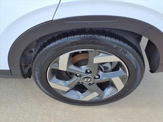2024 Hyundai Venue SEL SUNROOF