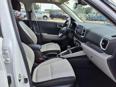 2024 Hyundai Venue SEL SUNROOF