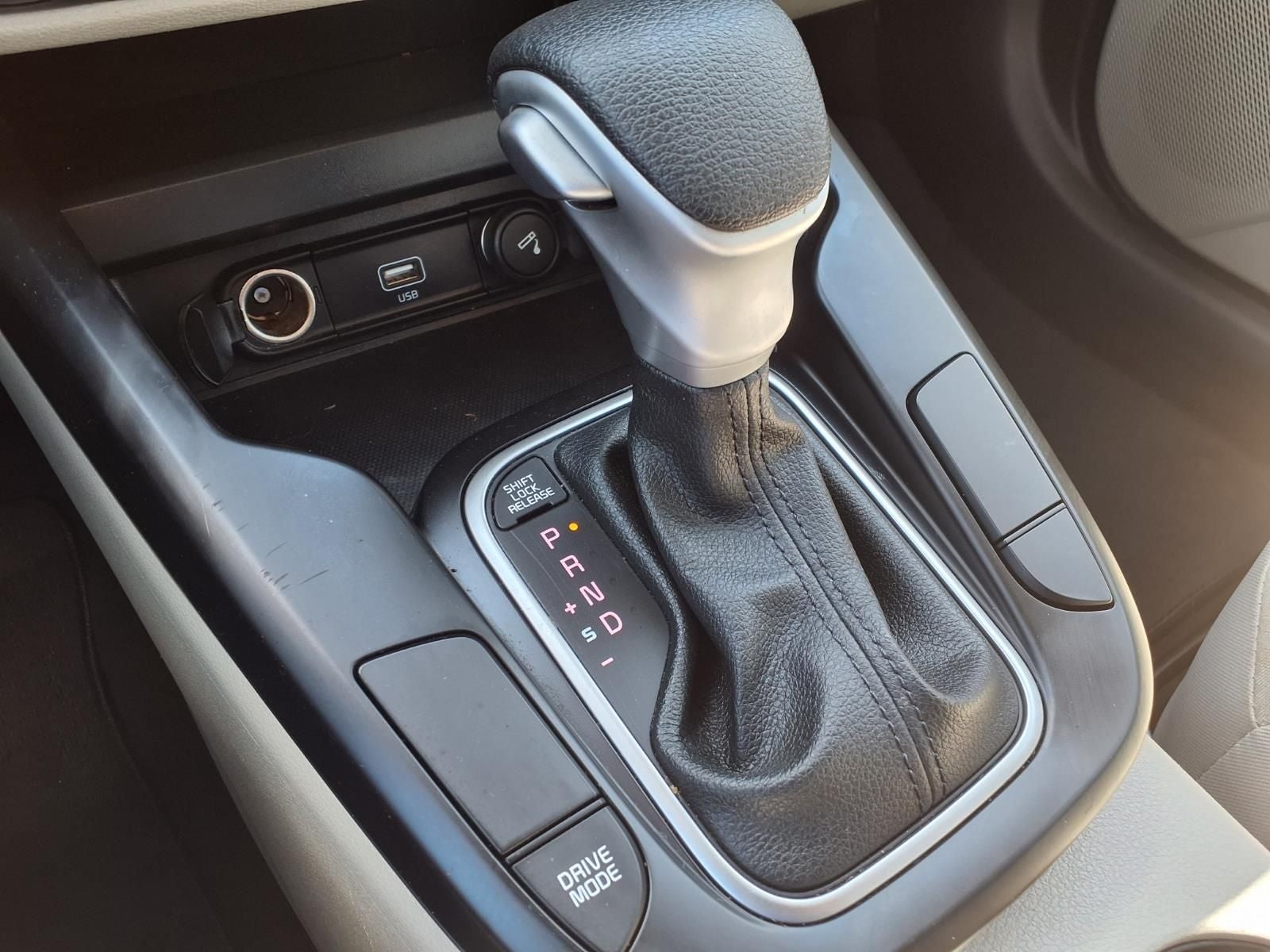 2022 Kia Soul LX TECH PKG