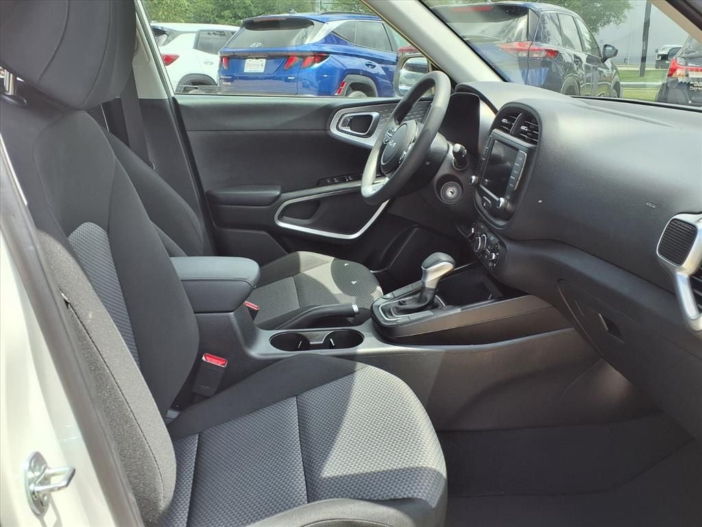 2025 Kia Soul LX TECH PKG