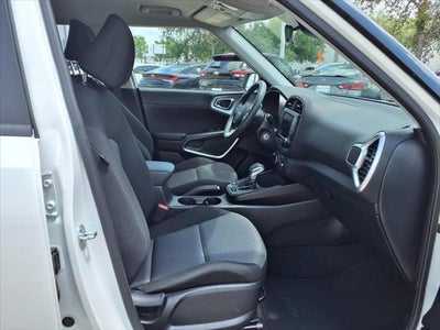2025 Kia Soul LX TECH PKG