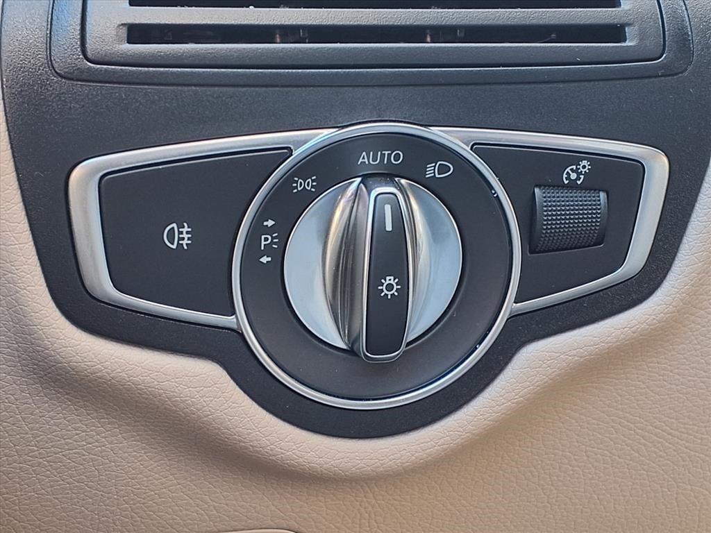 2022 Mercedes-Benz GLC 300 GLC 300