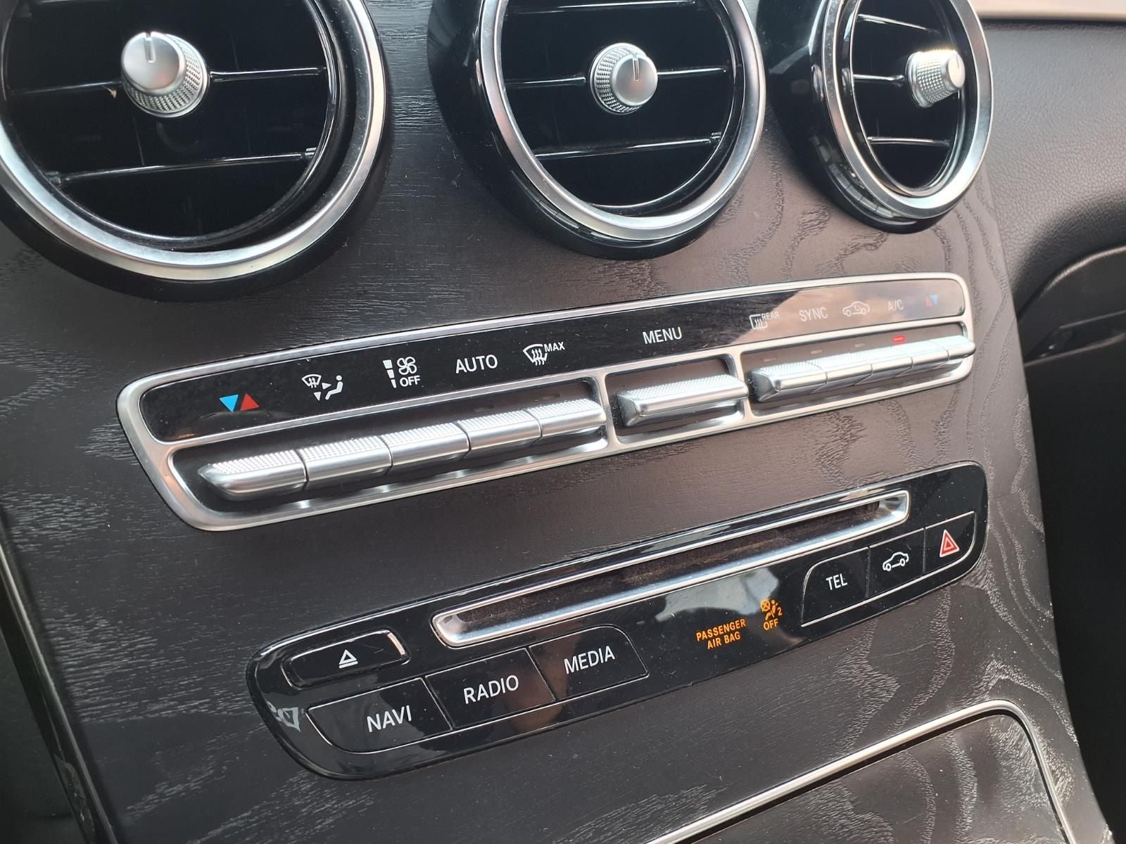 2019 Mercedes-Benz GLC 300 GLC 300 PREMIUM & DR. ASST. PKG.