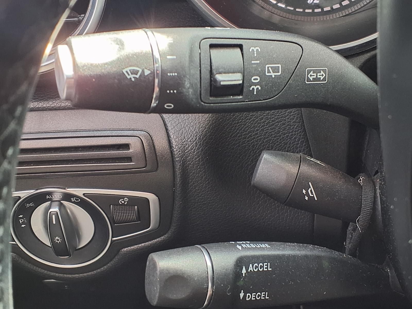2019 Mercedes-Benz GLC 300 GLC 300 PREMIUM & DR. ASST. PKG.