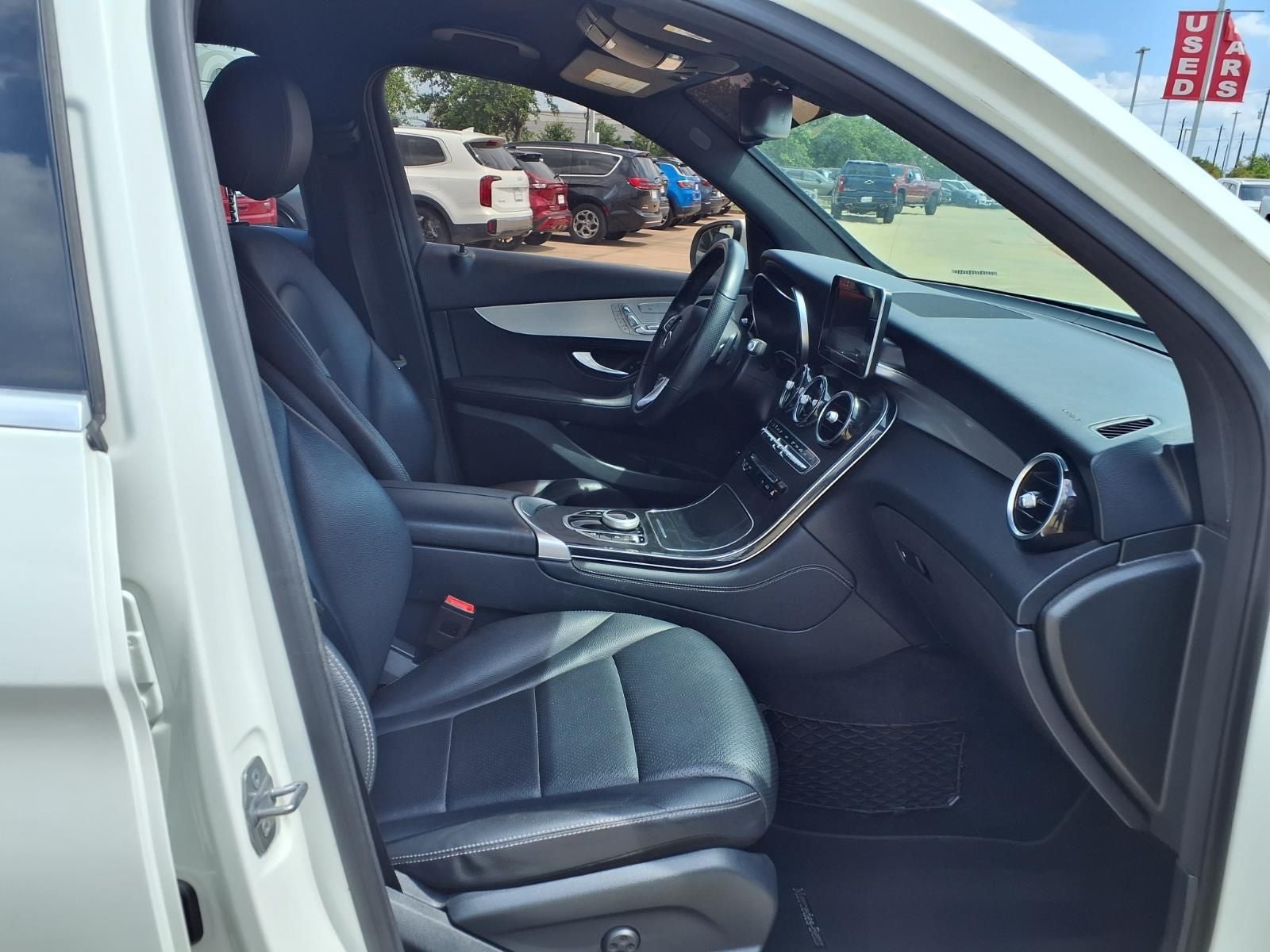 2019 Mercedes-Benz GLC 300 GLC 300 PREMIUM & DR. ASST. PKG.