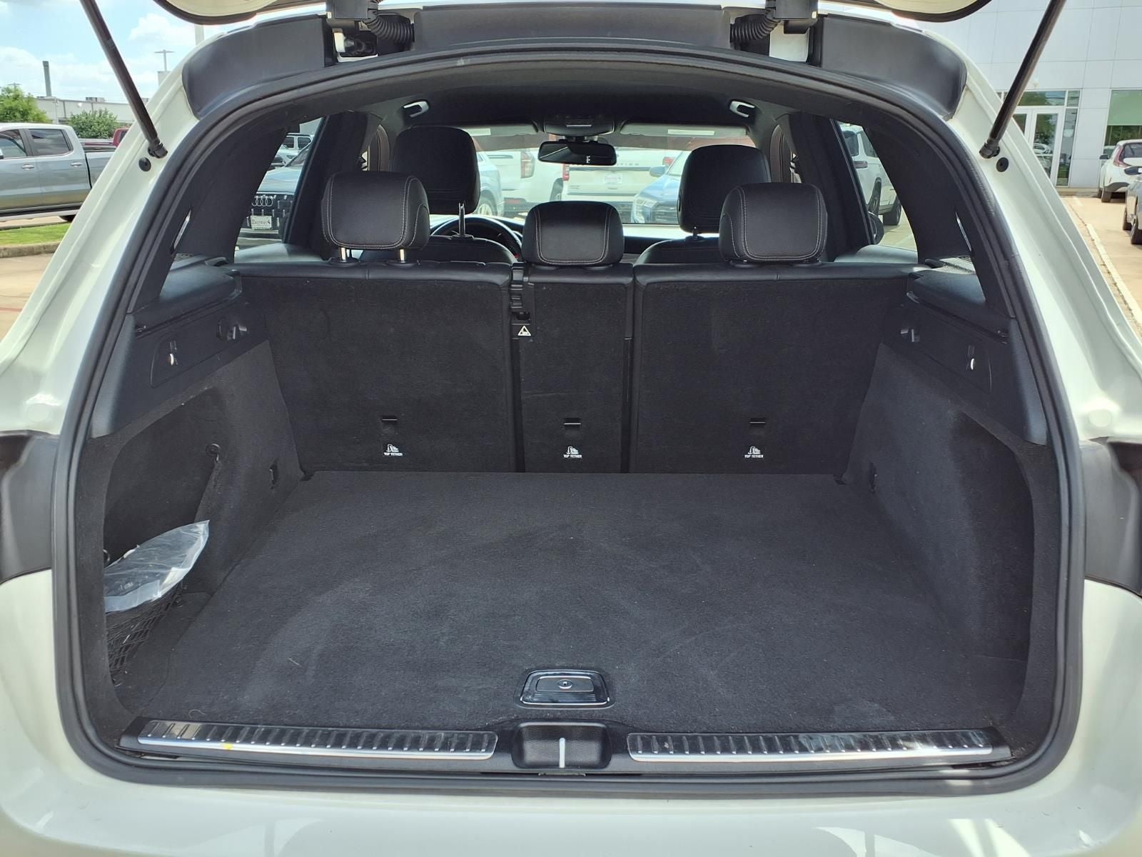 2019 Mercedes-Benz GLC 300 GLC 300 PREMIUM & DR. ASST. PKG.
