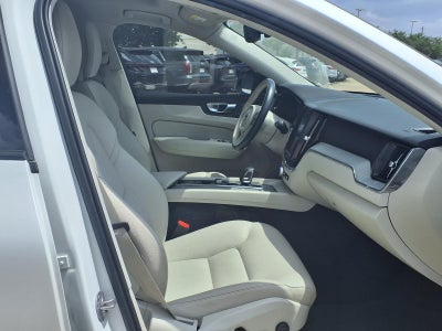 2025 Volvo XC60 B5 Plus AWD PREMIER
