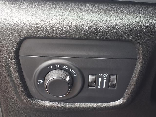 2025 Jeep Grand Cherokee Altitude 4x2