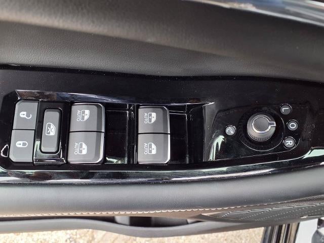 2023 Jeep Grand Cherokee L Overland 4x2