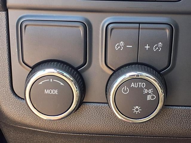 2025 Chevrolet Suburban LS