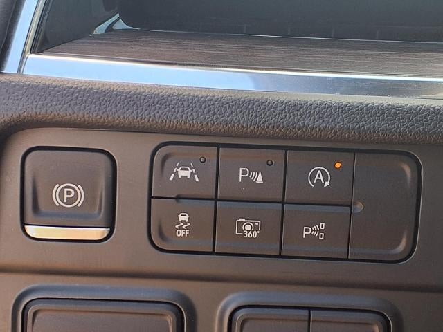 2025 Chevrolet Suburban LS