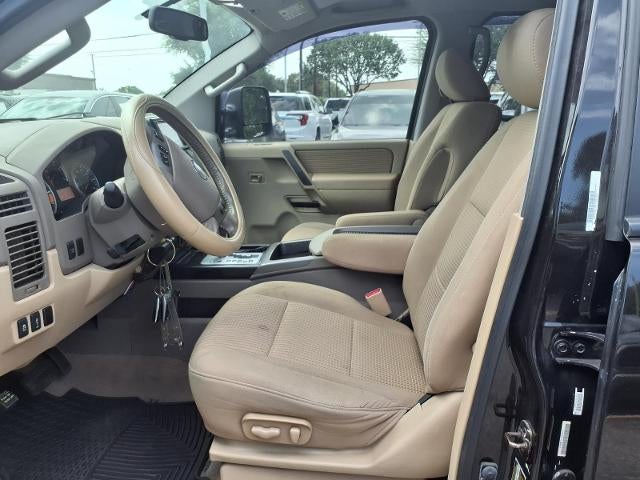 2014 Nissan Titan SV