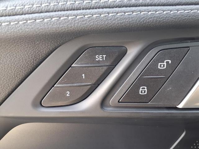 2025 BMW 2 Series 230i