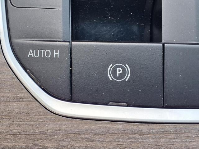 2025 BMW 3 Series 330i