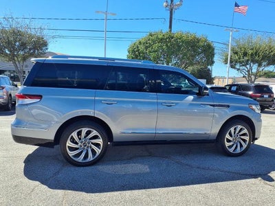 2024 Lincoln Navigator Premiere