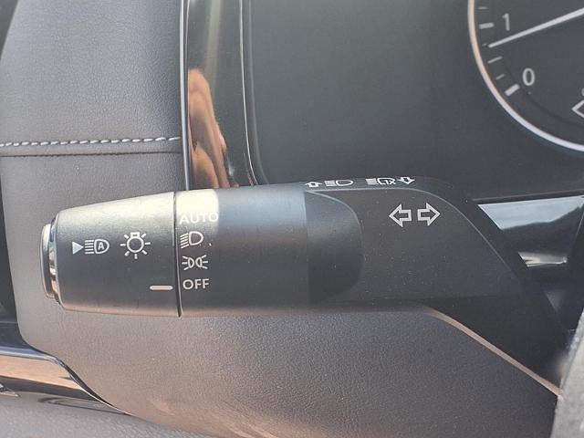 2025 Nissan Pathfinder SV FWD