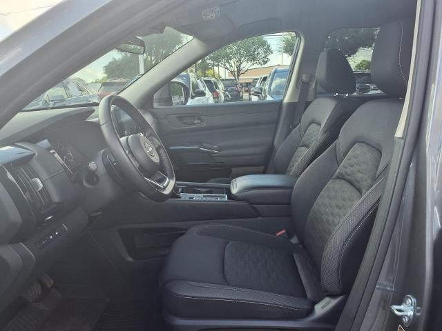 2025 Nissan Pathfinder SV FWD