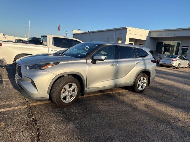 2022 Toyota Highlander LE