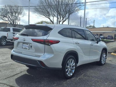 2022 Toyota Highlander Limited