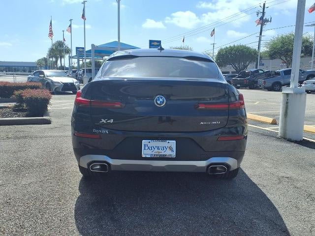 2025 BMW X4 xDrive30i