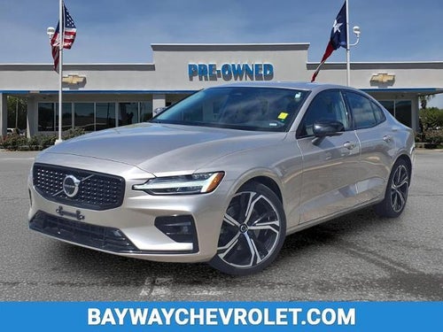 2024 Volvo S60 Plus Dark Theme