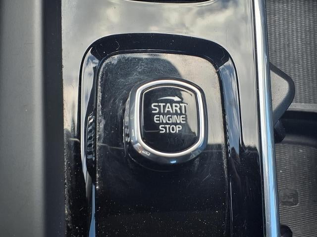 2024 Volvo S60 Plus Dark Theme