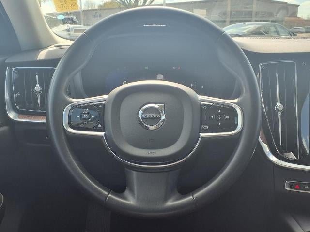 2024 Volvo S60 Plus Dark Theme