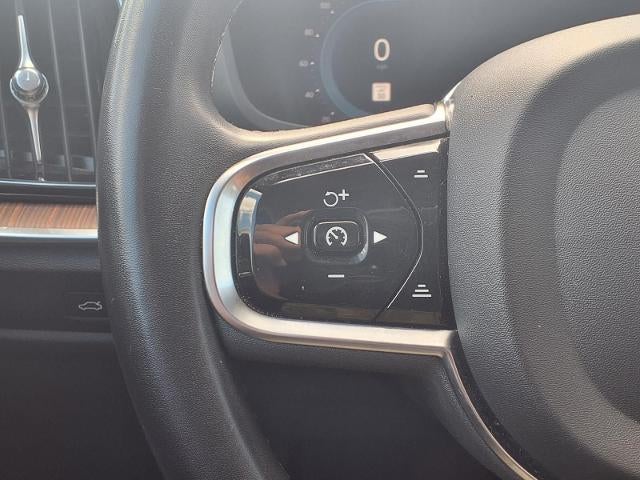 2024 Volvo S60 Plus Dark Theme