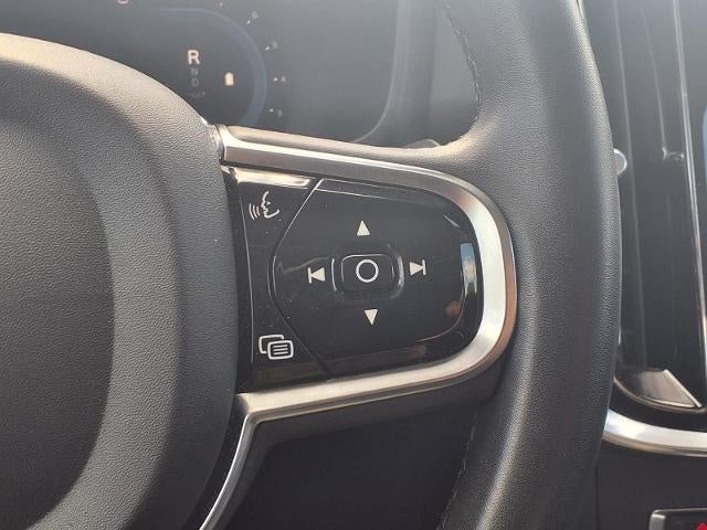 2024 Volvo S60 Plus Dark Theme