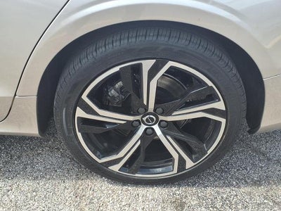 2024 Volvo S60 Plus Dark Theme