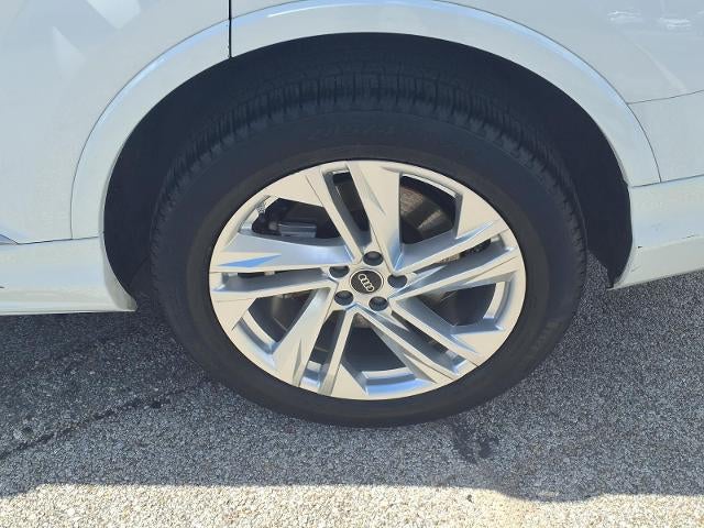 2023 Audi Q7 Premium Plus