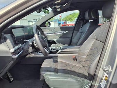 2025 BMW 7 Series 740i