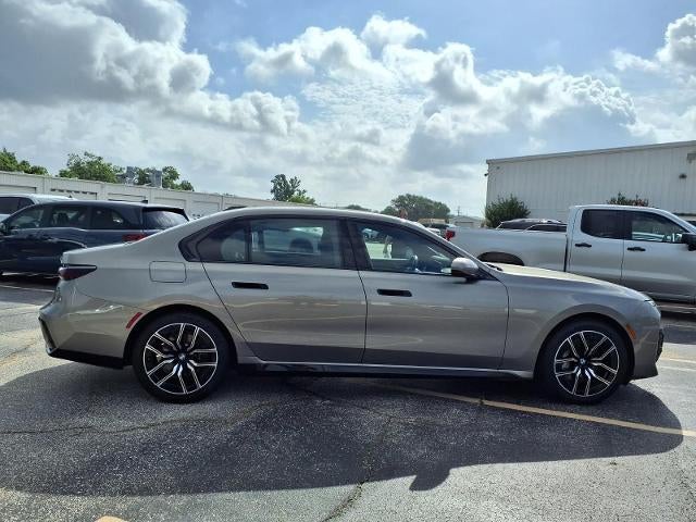 2025 BMW 7 Series 740i