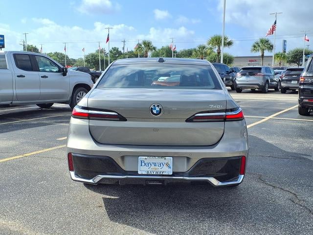 2025 BMW 7 Series 740i