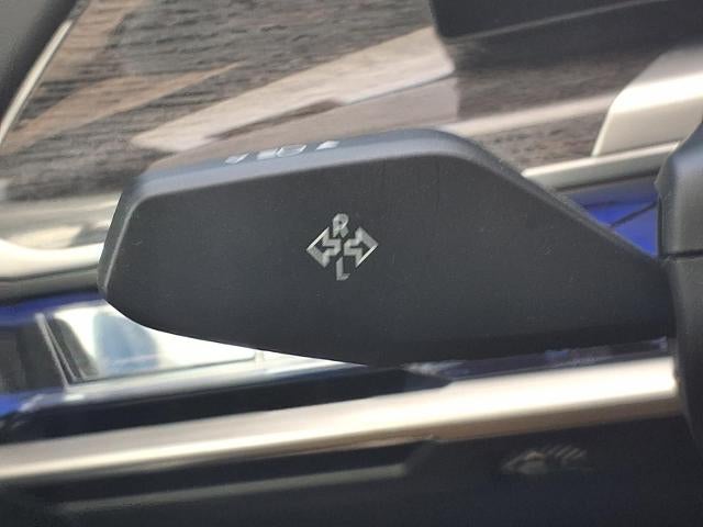 2025 BMW 7 Series 740i