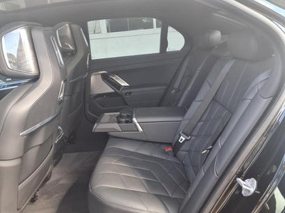 2025 BMW 7 Series 740i