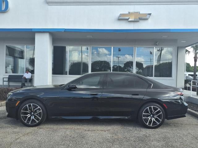 2025 BMW 7 Series 740i