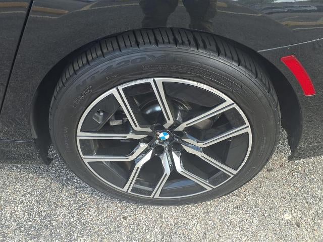 2025 BMW 7 Series 740i