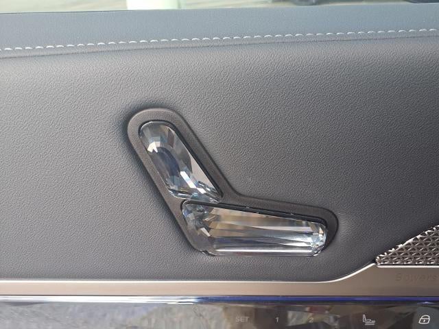 2025 BMW 7 Series 740i