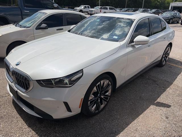 2024 BMW 530i 530i