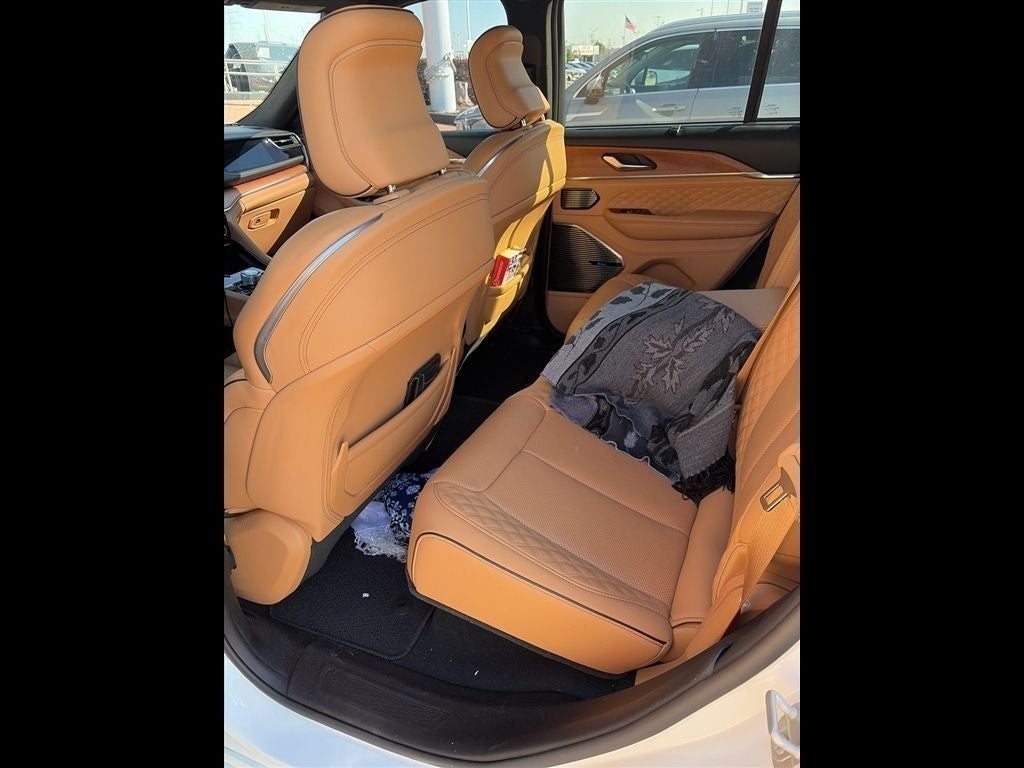 2023 Jeep Grand Cherokee Summit