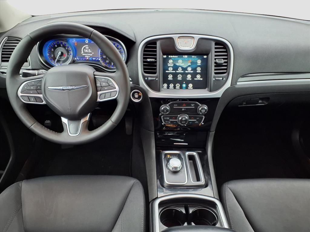 2023 Chrysler 300 Touring