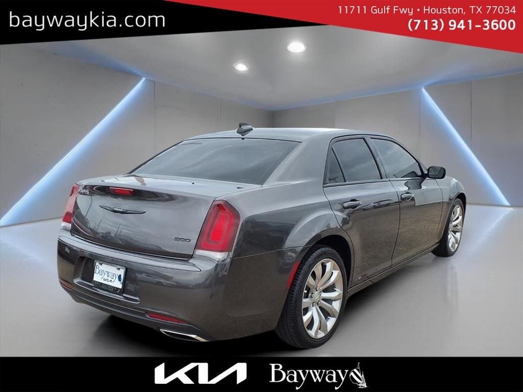 2023 Chrysler 300 Touring