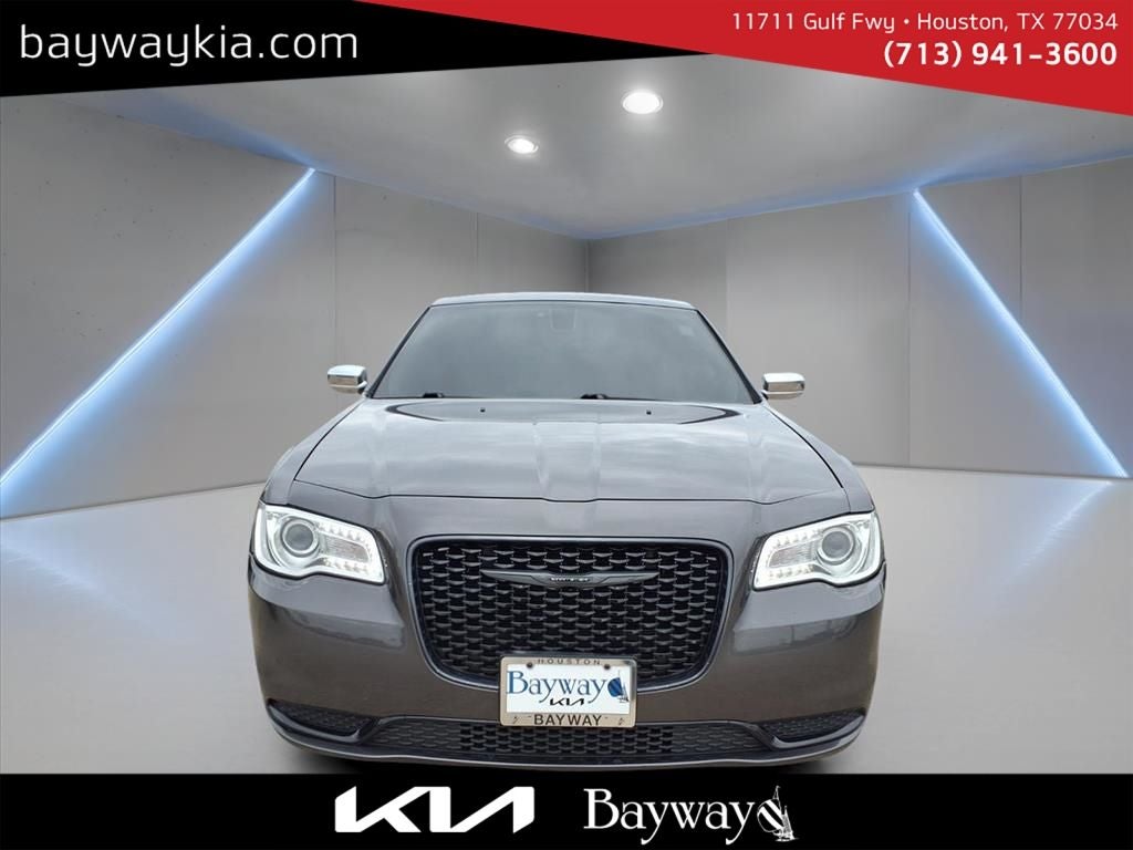 2023 Chrysler 300 Touring